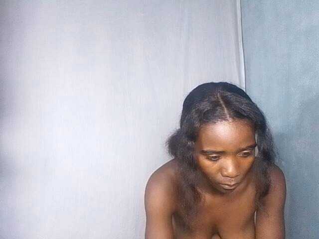 SEXYQUEEN-1 live cam on BongaCams
