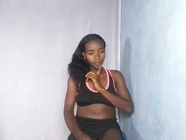 SEXYQUEEN-1 live cam on BongaCams