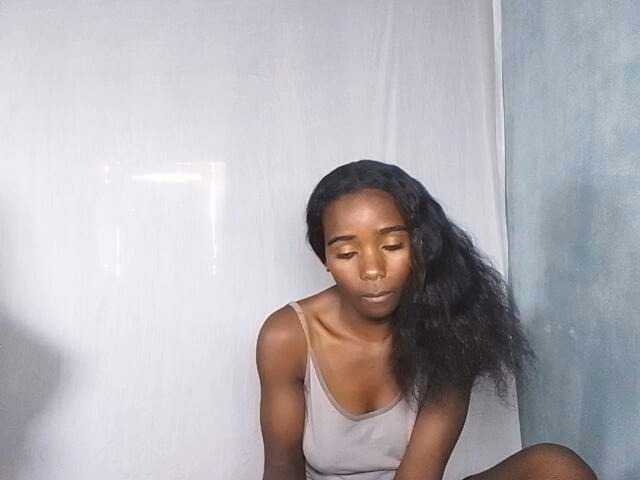 SEXYQUEEN-1 live cam on BongaCams