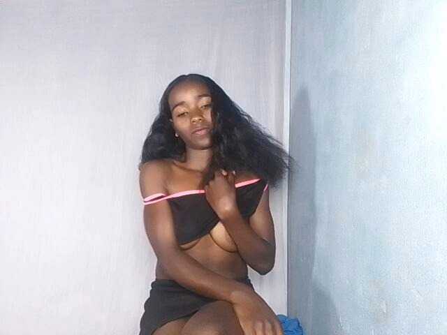 SEXYQUEEN-1 live cam on BongaCams