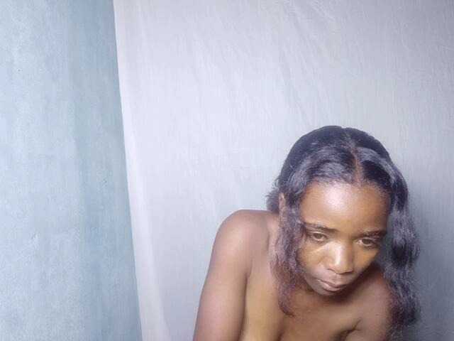 SEXYQUEEN-1 live cam on BongaCams
