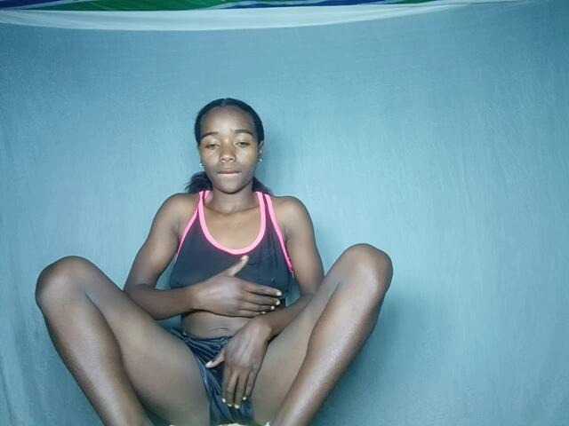 SEXYQUEEN-1 live cam on BongaCams