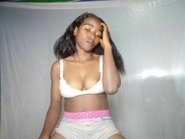 SEXYQUEEN-1 live cam on BongaCams