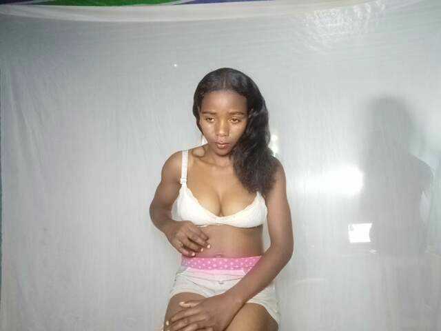 SEXYQUEEN-1 live cam on BongaCams