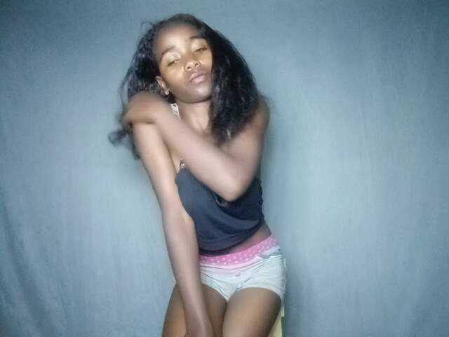 SEXYQUEEN-1 live cam on BongaCams