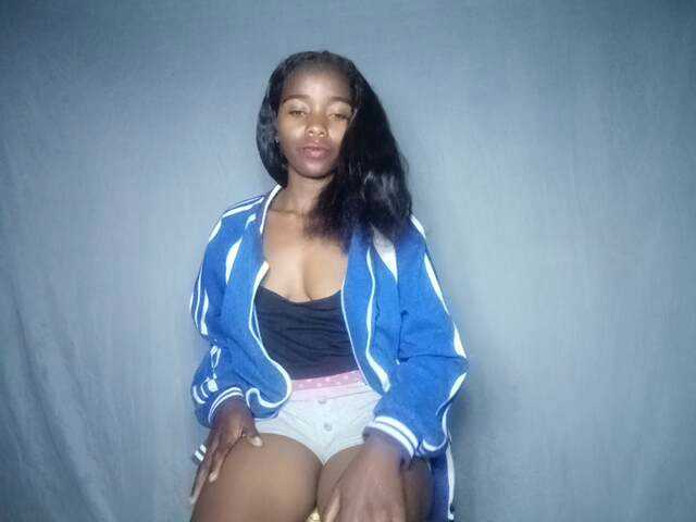 SEXYQUEEN-1 live cam on BongaCams