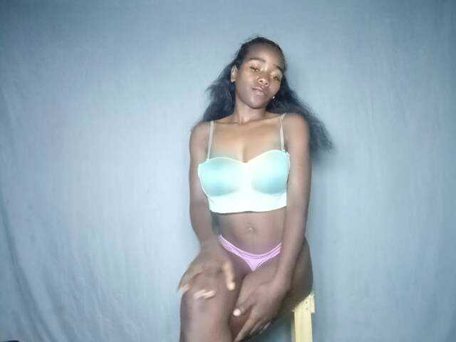 SEXYQUEEN-1 live cam on BongaCams