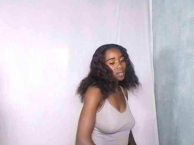 LADYQUEEN webcam