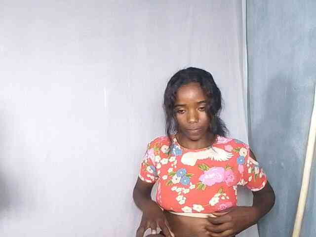 LADYQUEEN webcam