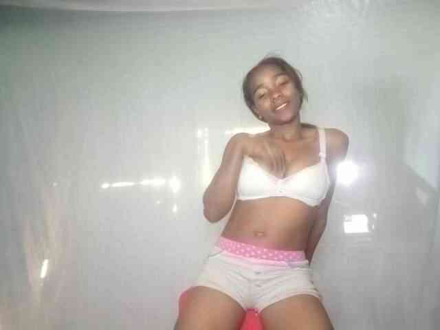 LADYQUEEN webcam