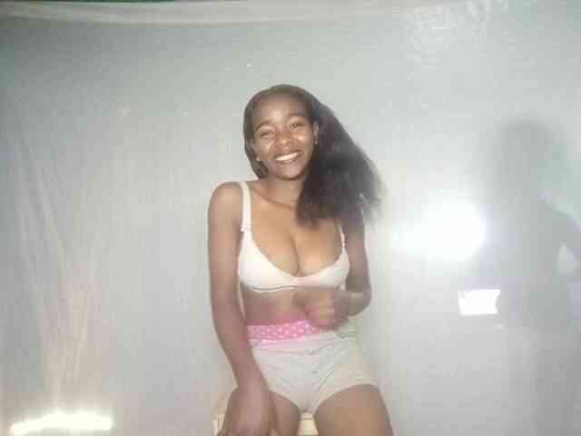 LADYQUEEN webcam