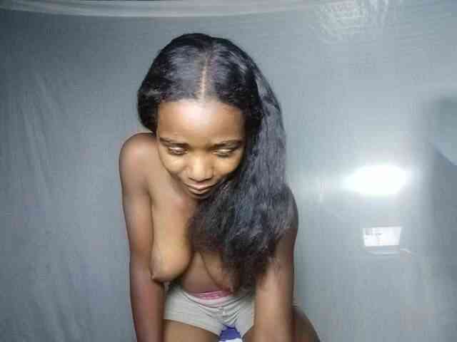 LADYQUEEN webcam