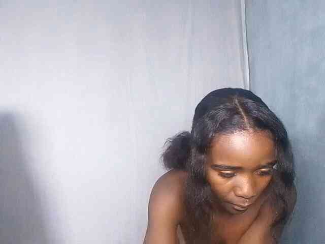 LADYQUEEN webcam