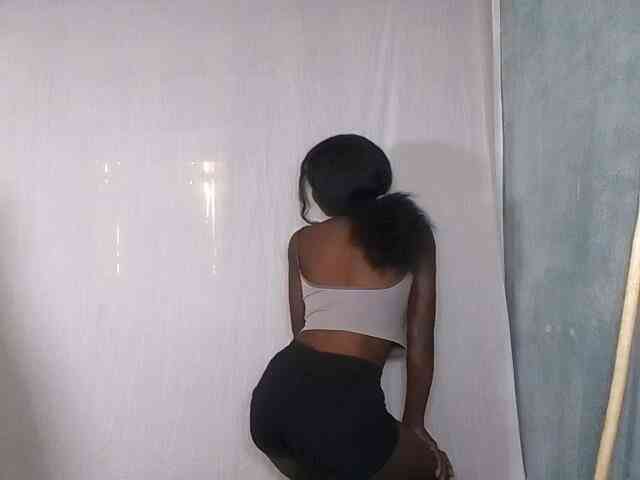 LADYQUEEN webcam