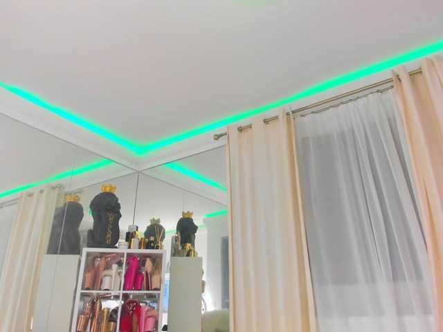 AstridVex live cam preview