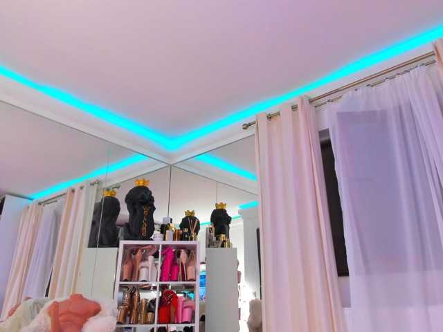 AstridVex live cam