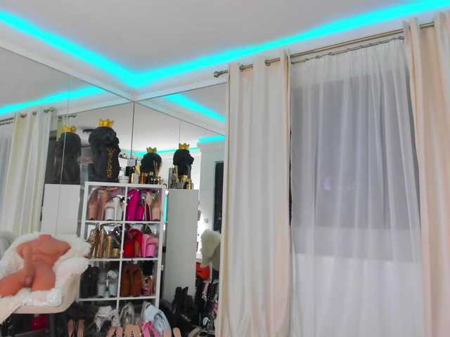 AstridVex live cam
