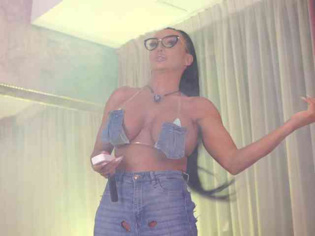 AstridVex webcam