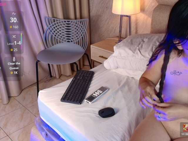 MinaWane live cam on BongaCams