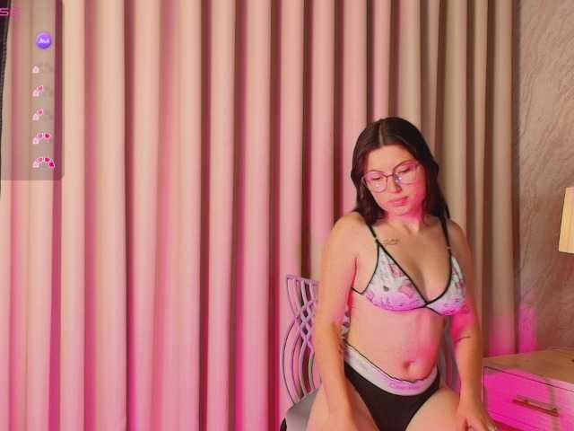 MinaWane live cam on BongaCams