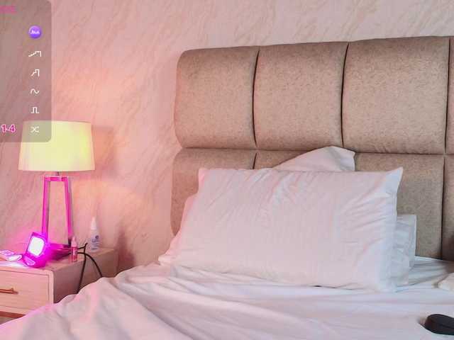 MinaWane live cam on BongaCams