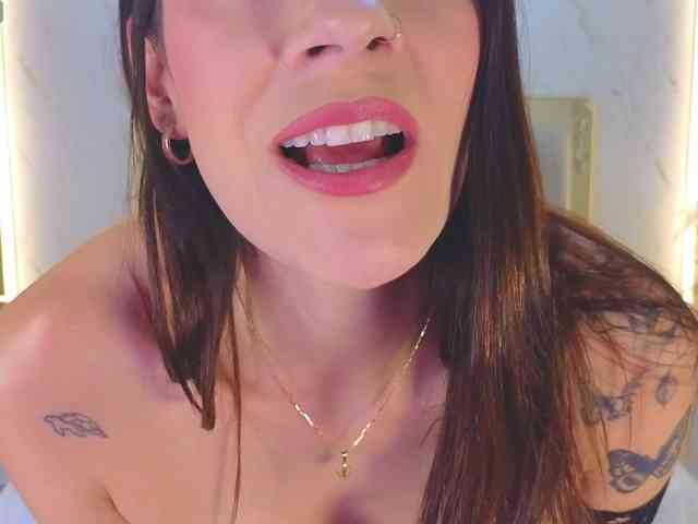 KristenBlue webcam