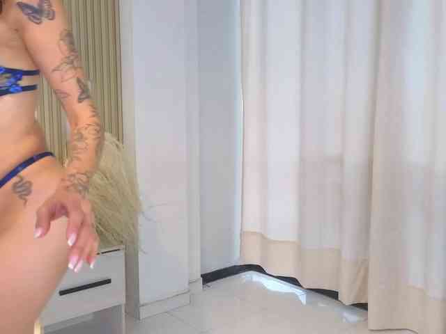 KristenBlue webcam