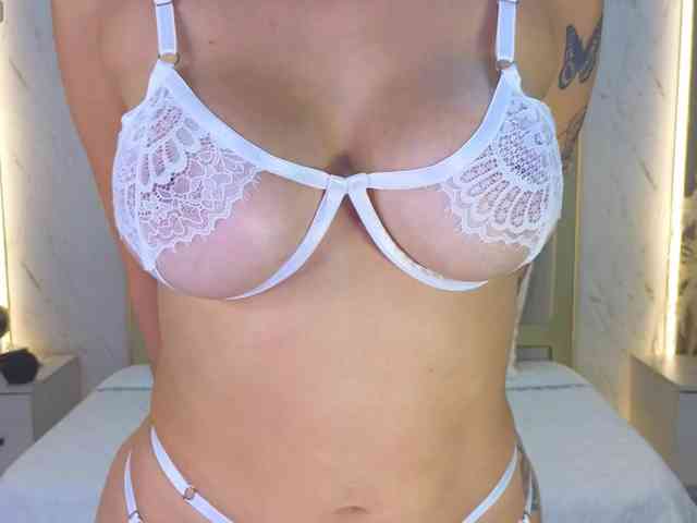 KristenBlue webcam
