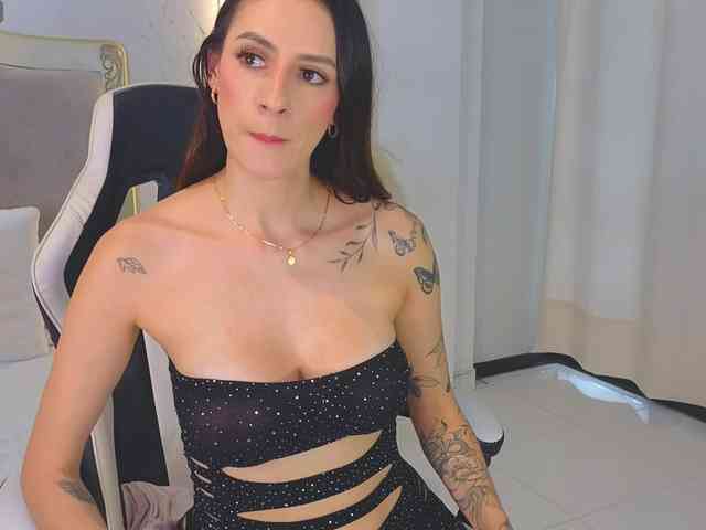 KristenBlue webcam