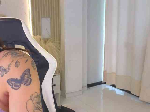 KristenBlue webcam