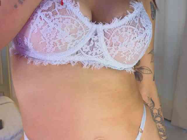 KristenBlue webcam