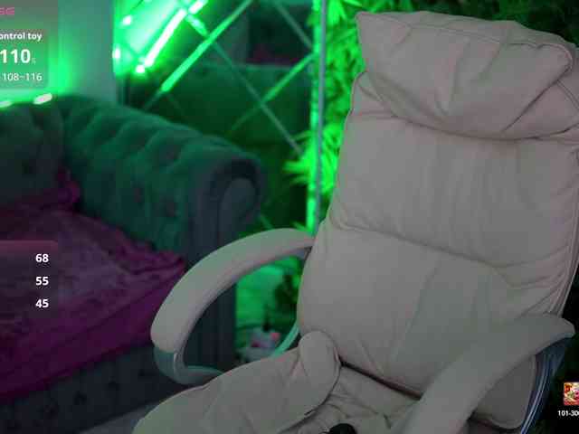 BagiraMays webcam