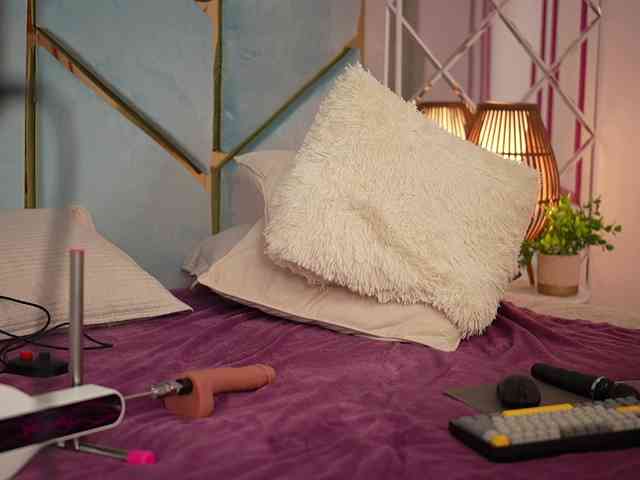 BagiraMays webcam
