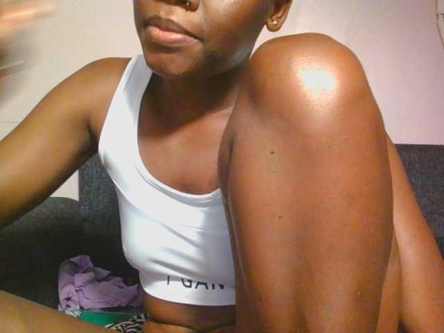 Midnightwhisper01 live cam on BongaCams