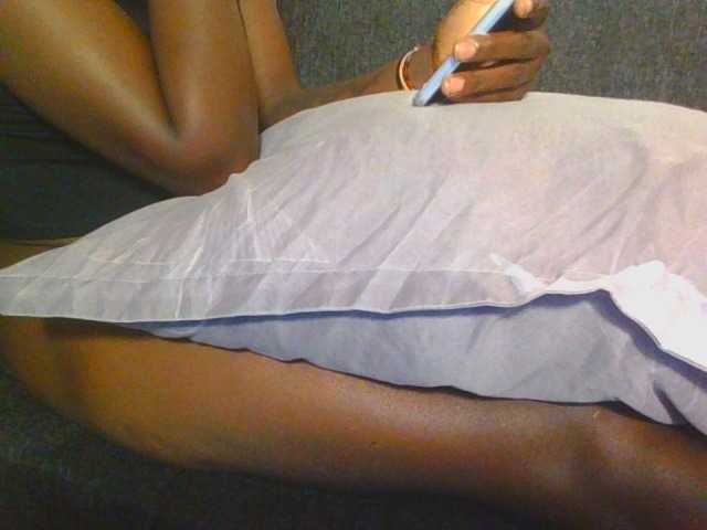 Midnightwhisper01 live cam on BongaCams
