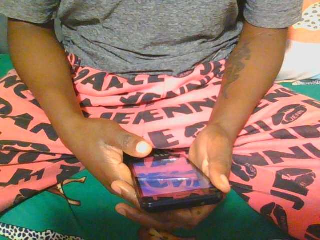 Midnightwhisper01 live cam on BongaCams