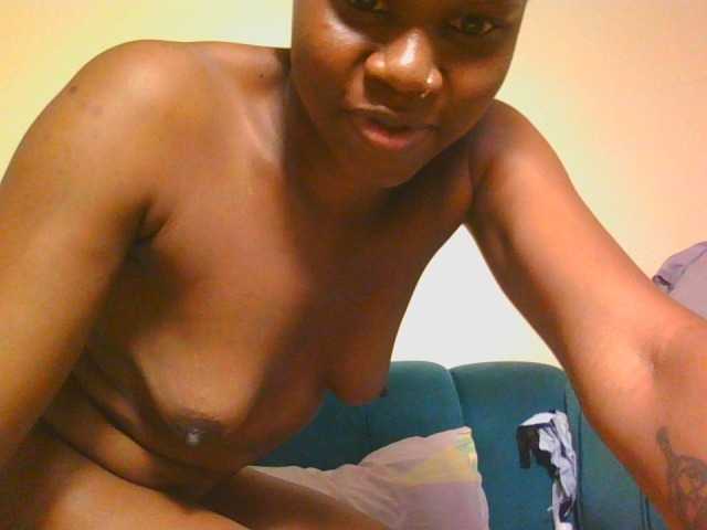 Midnightwhisper01 live cam on BongaCams