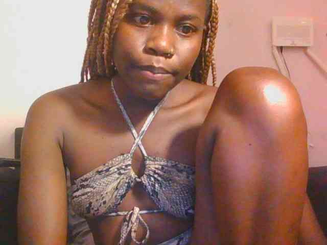 Midnightwhisper01 webcam
