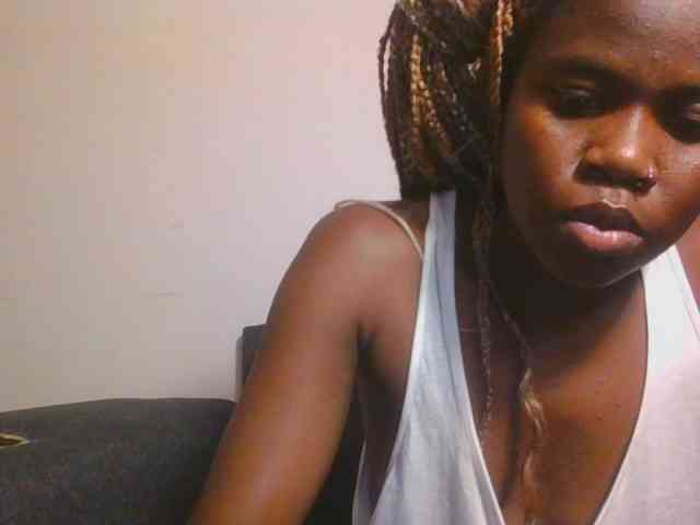 Midnightwhisper01 webcam