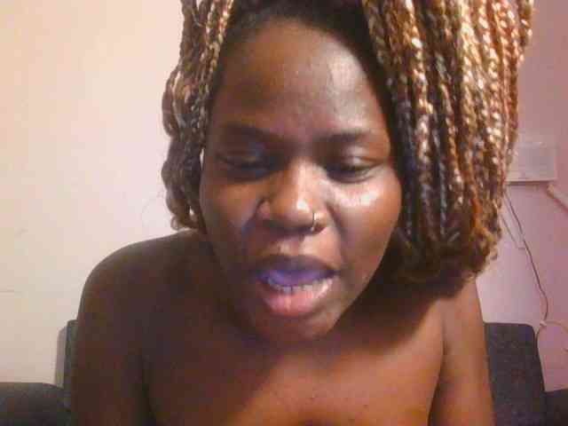Midnightwhisper01 webcam
