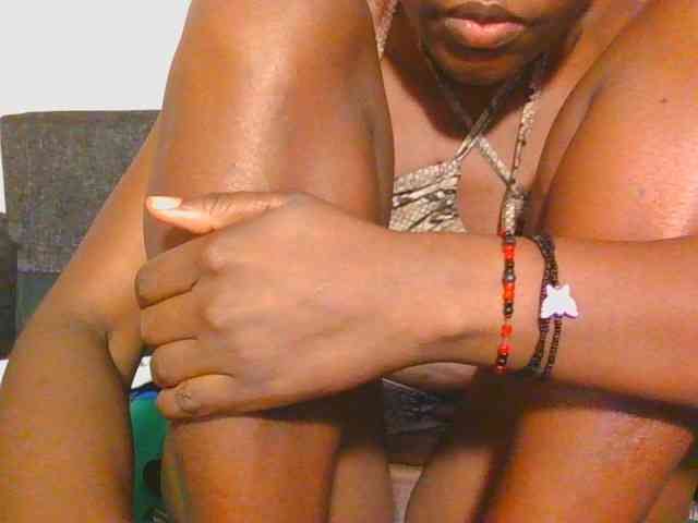 Midnightwhisper01 webcam