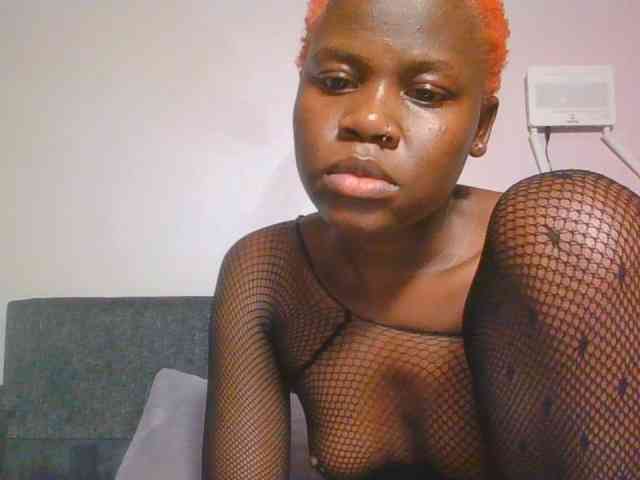 Midnightwhisper01 webcam