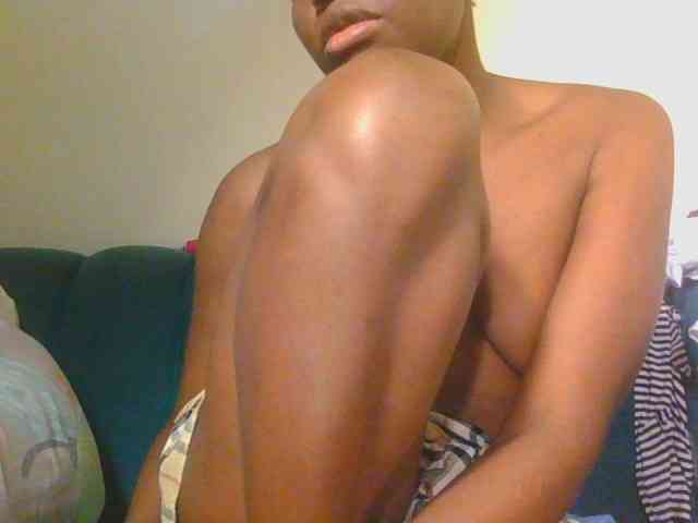 Midnightwhisper01 webcam