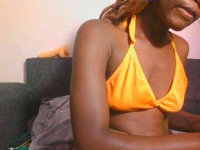 Midnightwhisper01 webcam