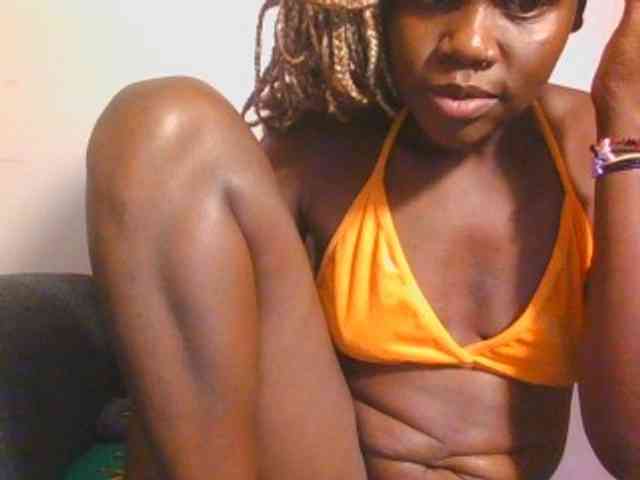 Midnightwhisper01 webcam