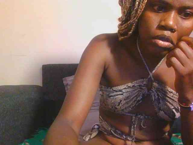 Midnightwhisper01 webcam