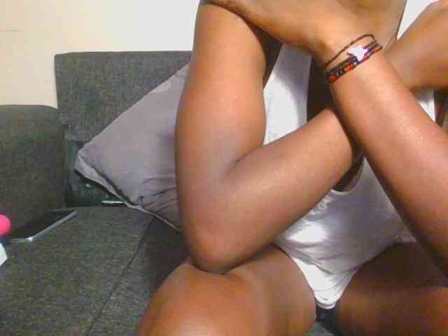 Midnightwhisper01 webcam