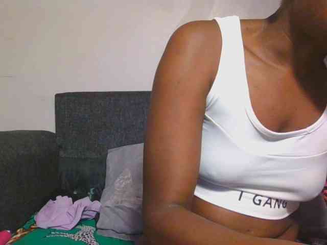 Midnightwhisper01 webcam