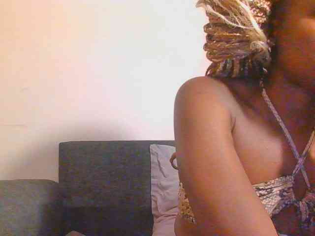 Midnightwhisper01 webcam