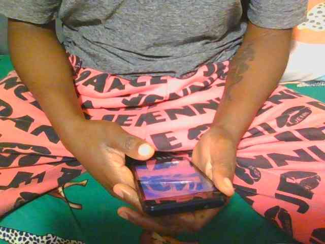 Midnightwhisper01 webcam